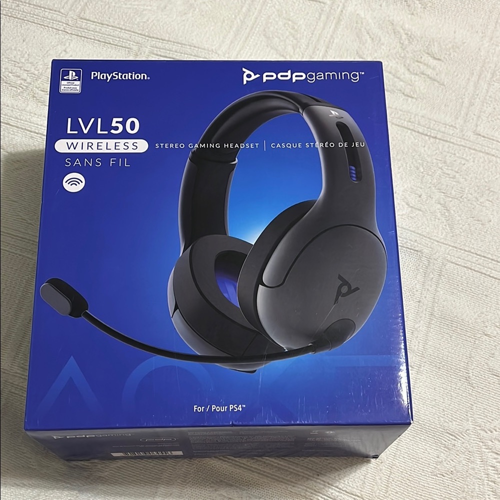 LVL50 Black Over-Ear Headphones for PS4 | EUC